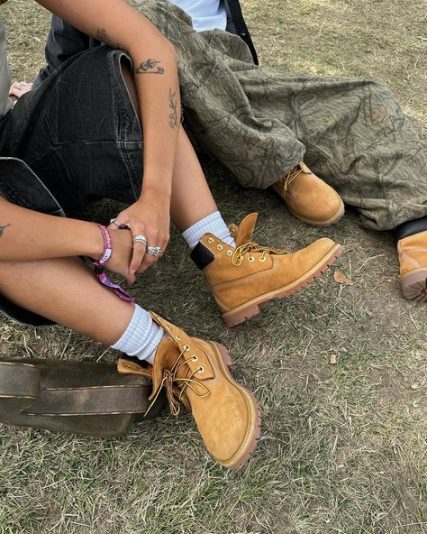 Memories unlocked @timberland_eu #Timberland AD Brown Timberland Boots Outfit Woman, Brown Timberland Boots Outfit, How To Style Timberlands, Timberland Boots Women Outfit, Timberlands Outfit, Timbs Outfit, Timberland Outfits Women, Timberland Outfit, Brown Timberland Boots