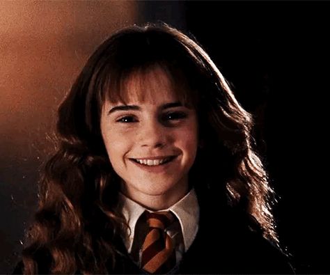 Hermione Gif, Emma Watson Pics, Aimee Garcia, The Chamber Of Secrets, Harry Potter Gif, Chamber Of Secrets, Harry Potter World, Hermione Granger, Fantastic Beasts