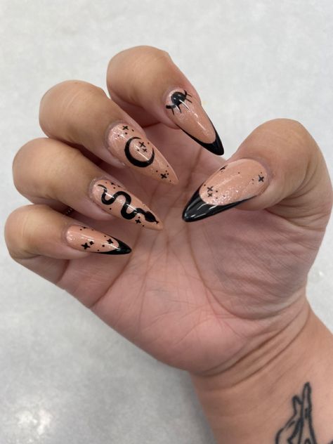 Punk And Black Nails, Witchy Almond Shaped Nails, Crescent Moon On Nails, Stilleto Nails Witchy, Black And White Nails Snake, Snake And Moon Nails, French Tip Moon Nails, Witchy Nails Tutorial, Neutral Witchy Nails