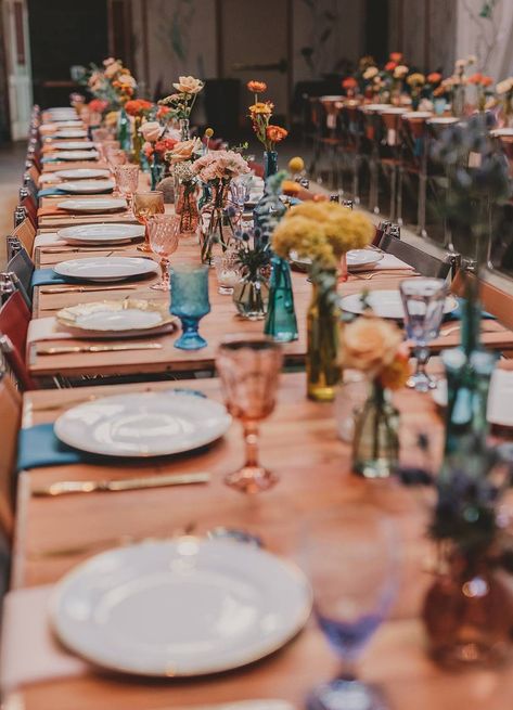 Wedding Table Eclectic, Coloured Vases Wedding Table, Multi Colored Candles Wedding, Colourful Vases Wedding, Coloured Vases Wedding, Eclectic Place Settings, Wedding Table Decorations Colourful, Eclectic Wedding Color Palette, Colourful Wedding Reception