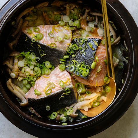 Salmon and Cabbage Nabe - The Japanese Pantry Miso Sauce Recipe, Salmon And Vegetables, Beef Tataki, Miso Sauce, Fried Salmon, Just Cooking, Sauce Recipe, Salmon Recipes, Fish And Seafood