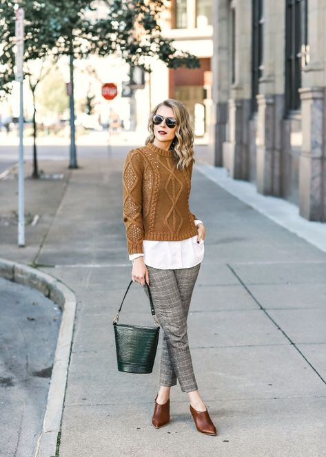 how to style plaid pants for fall, fall work wear Plaid Shoes Outfit, How To Style Plaid Pants, Plaid Pants Outfit, Fall Workwear, Outfit Inspiration Women, Mode Costume, Look Retro, Modieuze Outfits, Outfit Inspiration Fall