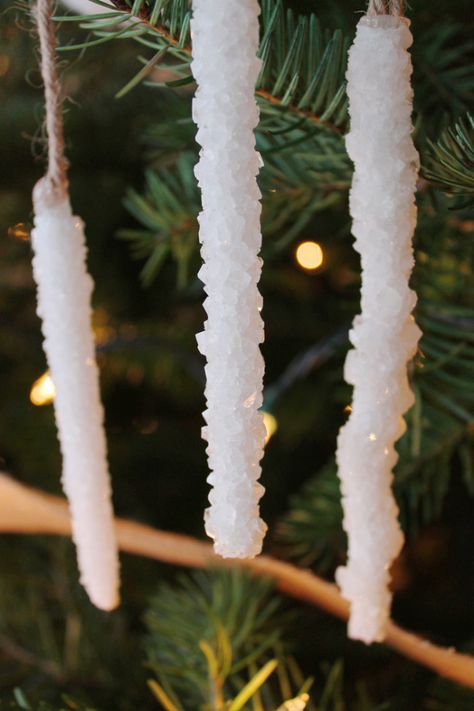 Diy Icicle Ornaments, Rustic Christmas Diy, Icicle Ornaments, Holiday Home Tour, Diy Christmas Tree Ornaments, Primitive Christmas, Diy Christmas Tree, Xmas Ornaments, Christmas Deco