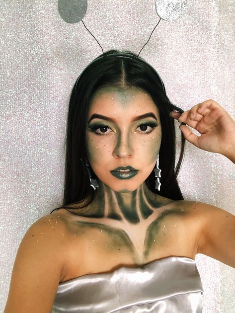 Womens Alien Costume Makeup, Grey Alien Costume, Alien Makeup Halloween Pretty, Martian Makeup Halloween, Alien Makeup Pretty Halloween Costumes, Alien Hair And Makeup, Alien Halloween Costumes Diy, Green Alien Costume Women, Easy Alien Costume Women