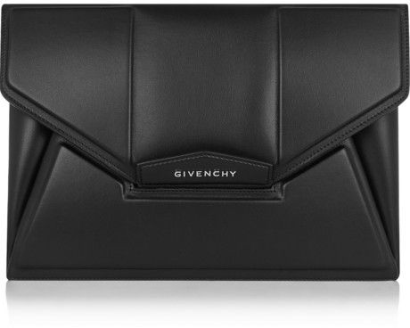 Givenchy Antigona envelope clutch in black leather with embossed detail Best Leather Wallet, Givenchy Handbags, Givenchy Antigona, Givenchy Bag, Handbag Heaven, Cheap Handbags, Black Clutch, Envelope Clutch, Handbag Shoes