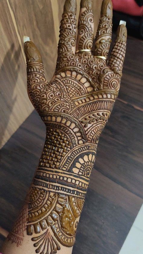 Makeup And Hairstyles, Front Mehndi Design, Simple Mehendi Designs, Indian Mehndi Designs, Mehndi Designs Bridal Hands, Mehndi Designs For Kids, Simple Mehndi Designs Fingers, Very Simple Mehndi Designs, Engagement Mehndi Designs