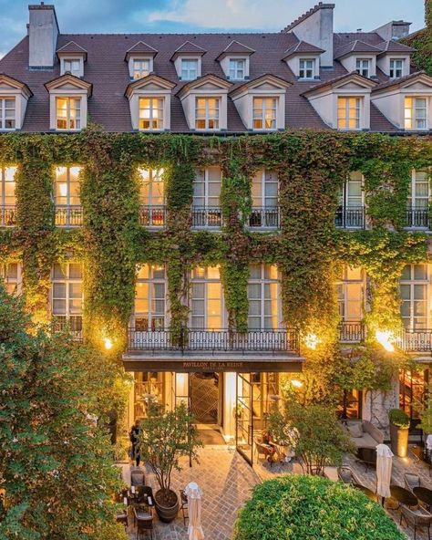 French Country Mansion, Le Marais Paris, The Hoxton, Luxembourg Gardens, Virtual Travel, Parisian Life, Paris Aesthetic, Visit France, Enjoy The Sunshine