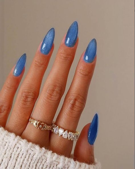 Nail Art Bleu, Nails Medium Almond, Eye Nail Art, Glitter Nails Acrylic, Milky Nails, Medium Almond, Press On Nails Medium, Blue Nail Designs, Nails Medium