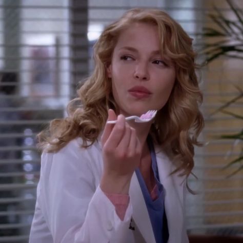 Izzie Stevens Icons, Izzie Stevens Hair, Izzie Stevens Aesthetic, Isobel Stevens, Izzie Greys Anatomy, Greys Anatomy Izzie, Greys Anatomy Couples, Grey's Anatomy Doctors, Grey's Anatomy Aesthetic