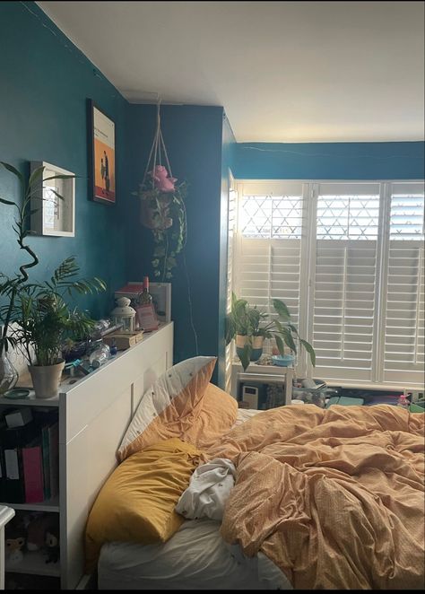 Bedroom Ideas Yellow And Blue, Bedroom Ideas Blue Walls Aesthetic, Blue Aesthetic Room Ideas Bedrooms, Cozy Bedroom Blue Walls, Turquoise Bedroom Aesthetic, Bedroom Aesthetic Cozy Blue, Blue Walls Room Aesthetic, Blue Walls Bedroom Aesthetic, Dark Blue Wall Bedroom Ideas