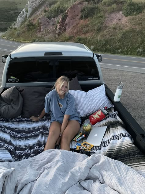 Cute Date Ideas Country, Truck Camping Aesthetic, Truck Bed Date Ideas, Outdoorsy Date Ideas, Truck Bed Aesthetic, Couples Camping Aesthetic, Outdoorsy Couple Aesthetic, Back Of Truck Date Night, Couple Road Trip Aesthetic