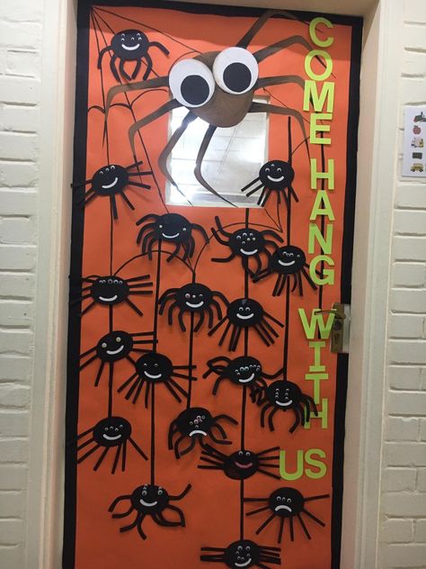 Haloween Decoracion Classroom Door, Come Hang With Us Halloween Door, Vampire Door Decorations Classroom, Door Decorating Ideas Halloween, How To Decorate A Classroom Door, Halloween Door Display, Spiderweb Door Decoration, Spider Door Decoration, Kindergarten Halloween Door