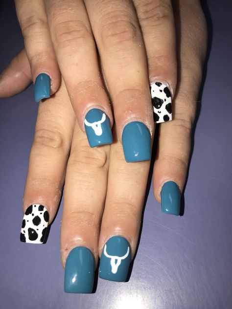 #acrylics #acrylicnails #longhorn #cowspots #cowprint #freehand #nailsbyhenry #nailsbykrystal #pbgnails Nail Ideas For Texas, Spring Nail Art For Short Nails, Rustic Nails Acrylic, Cowboy Nail Designs, Longhorn Nails Designs, Nails Western Design, Serape Nails, Longhorn Nails, Rodeo Nails Westerns