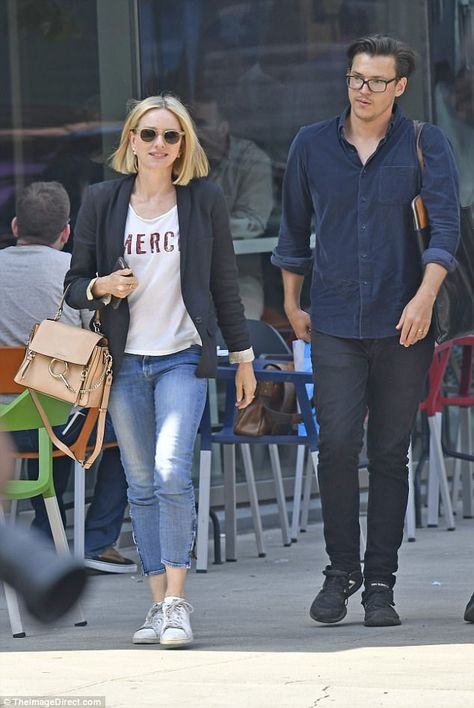 She's glowing! Naomi Watts, 48, beamed with contentment as she stepped out for a leisurely lunch with a male pal in New York on Wednesday Naomi Watts Hair, Coffee In New York, Classic Kibbe, Robin Wright, Couple Style, Naomi Watts, Forward Thinking, Soft Classic, Celebrity Street Style