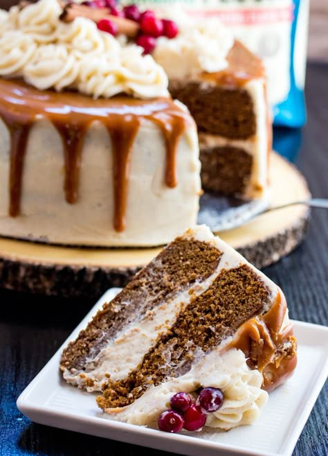 Winter Torte, Easy Dessert Recipes Christmas, Gingerbread Cottage, Cake With Cinnamon, Southern Cake, Cinnamon Cream Cheese, Holiday Cake, Caramel Drizzle, Christmas Desserts Easy