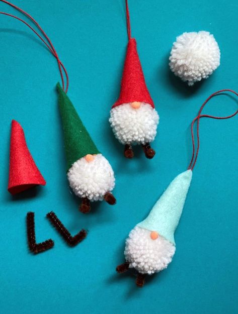 5 DIY Pom-Pom Christmas Ornaments • Homemade Christmas Craft for Kids Ornaments Cricut, Easy Diy Christmas Ornaments, Homemade Christmas Ornaments Diy, Homemade Christmas Crafts, Jul Diy, Ornaments Homemade, Kids Christmas Ornaments, Diy Pom Pom, Kids Ornaments