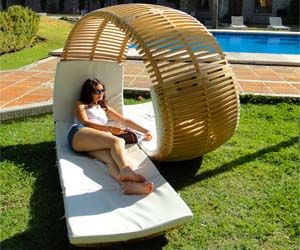 what a cool lawn chair! Modern Outdoor Furniture, घर की सजावट, Design Exterior, Modern Outdoor, Design Case, Pallet Furniture, Roller Coaster, تصميم داخلي, My Dream Home