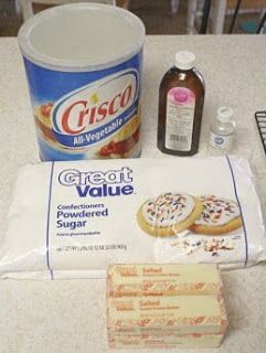 Crusting Vanilla Buttercream Frosting Recipe Crisco Frosting, Crusting Buttercream Recipe, Vanilla Buttercream Frosting Recipe, Crusting Buttercream, Cake Frosting Recipe, Icing Frosting, Homemade Frosting, Vanilla Buttercream Frosting, Buttercream Frosting Recipe