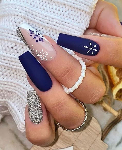 Nails Navy Blue, Nails Navy, Blue Christmas Nails, Blue And Silver Nails, Navy Blue Nails, Holiday Nails Christmas, December Nails, Cute Christmas Nails, Her Nails