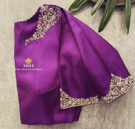 Blouse Work Designs Silk, Maggam Blouses, Blouse Works, Blouse Designs Catalogue, Latest Blouse Designs Pattern, Simple Work, New Saree Blouse Designs, Latest Model Blouse Designs, Maggam Works