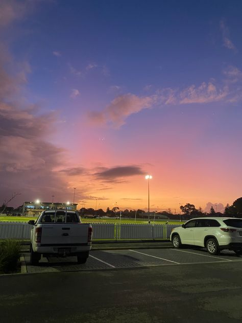 Football Wag Aesthetic England, Australia Night Aesthetic, Afl Wag Aesthetic, Afl Aesthetic, Sydney Australia Aesthetic Night, Version Board, Afl Essendon, Western Bulldogs, Twenty Twenty