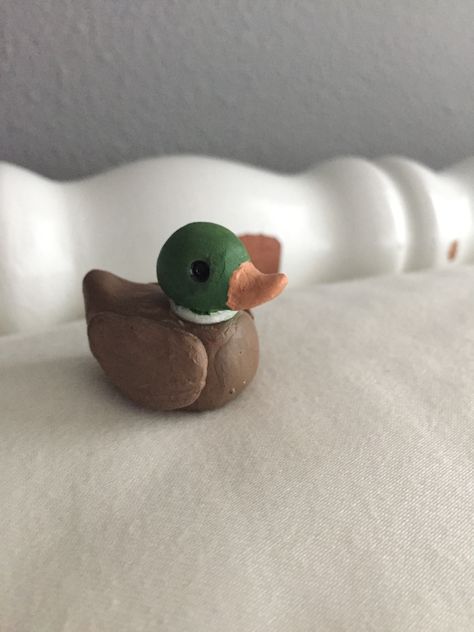 Duck Made Out Of Clay, Easy Stuff To Make Out Of Clay, Fimo Clay Animals, Easy Air Dry Clay Projects Animals, How To Make A Duck Out Of Clay, Mini Clay Duck, Polymer Clay Ducks, Easy Clay Ideas Animals, Things You Can Make Out Of Clay