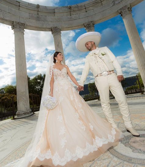 7,318 Likes, 103 Comments - CharroAzteca.com™ (@charro.azteca) on Instagram: “I look at you and see the rest of my life in front of my eyes ❤️” Ranchero Wedding Dress, Charro Wedding Dress, Charro Wedding Ideas, Mariachi Wedding, Rancho Wedding, Mexican Wedding Traditions, Hispanic Wedding, Charro Wedding, Wedding Attire For Women