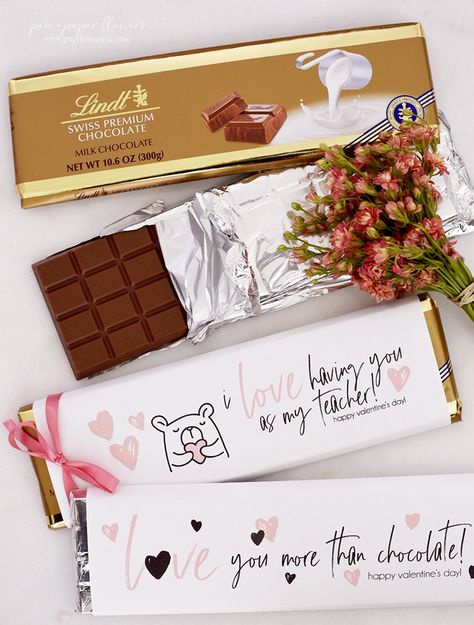 Pen + Paper Flowers: GIFT IDEA | Valentine's Day Lindt Bar Wrappers Teachers Day Chocolate Wrapping, Chocolate Bar Wrapping Ideas, Chocolate Wrapping Ideas, Chocolate Bar Wrapping, Personalised Gifts Diy, Lindt Chocolate, Chocolate Wrapping, Candy Bar Labels, Luxury Chocolate