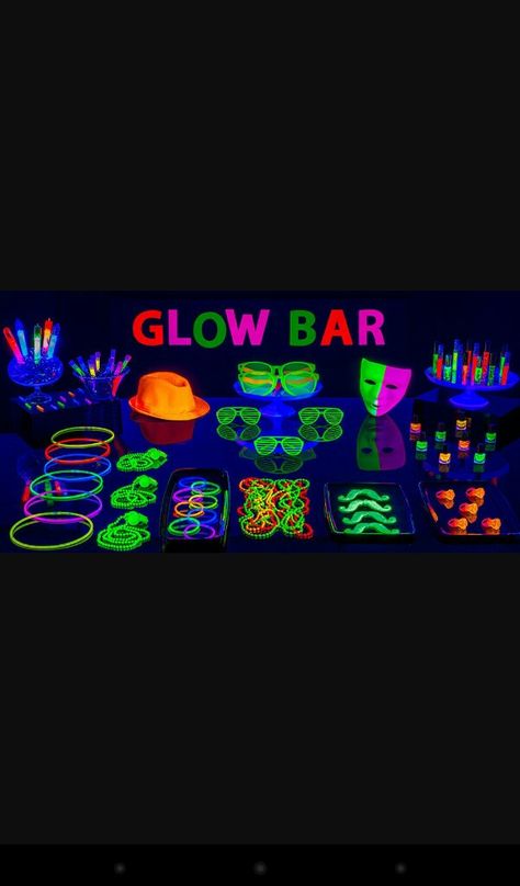 Glow Bar 21 Birthday Ideas, Neon Sweet 16, Neon Pool Parties, Black Light Party, Glow Theme Party, Sweet 16 Party Themes, Glow Bar, 14th Birthday Party Ideas, Glow In Dark Party