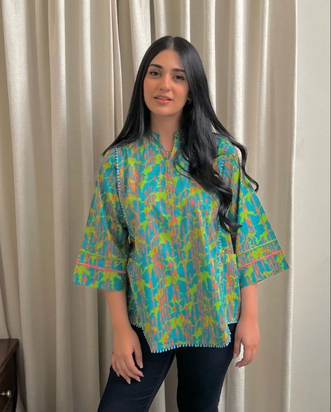 Chic Tops For Women, Stylish Closet, Sara Khan, Cotton Tops Designs, Womens Trendy Dresses, Pakistani Fashion Casual, Stylish Short Dresses, Casual Indian Fashion, Desi Fashion Casual