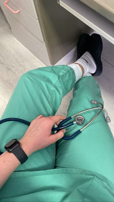 Love For Humanity, Nursing School Inspiration, Medical School Life, Medical Pictures, Medical Student Motivation, Nurse Inspiration, Nurse Aesthetic, Med School Motivation, Medical School Motivation