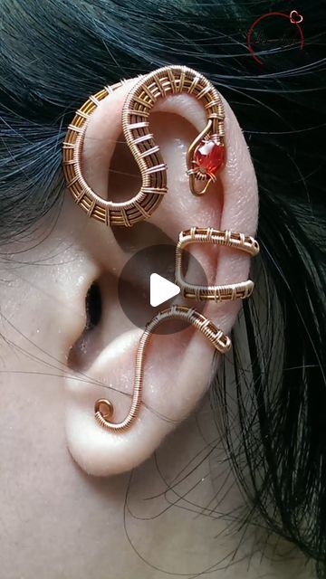 Snake Wire Wrap, Ear Cuff Diy, Snake Ear Cuff, Fun And Easy Diys, Jewelry Making Ideas, Copper Wire Art, Snake Ears, Ear Cuff Jewelry, Easy Diys