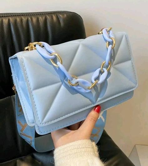 Mini Chain Decor Flap Square Bag #smallbusiness #bags #bag #aesthetic #gift #onlinebusiness #ecommercebusiness ليلو وستيتش, Sacs Design, Chain Decor, Adjustable Bag, Girly Bags, Fancy Bags, Pretty Bags, Quilted Bag, Cute Bags