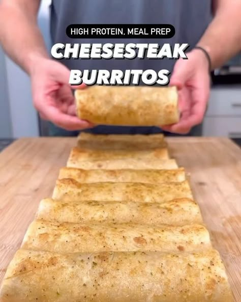 Gymrat Recipes on Instagram: "1️⃣ or 2️⃣? Which #highprotein recipe is best⁉️ 1️⃣ Macro-Friendly Cheesesteak Burritos By @stealth_health_life Per burrito (makes 10) 390 cals 34g Protein 29g Carbs 13g Fat Store frozen and reheat by microwaving for 2-3 minutes and you have one of the easiest and tastiest high protein snacks you can get 👌 Ingredients: 3 red bell peppers 3 poblanos 4 jalapeños 1 large onion 1 tablespoon minced garlic Pinch of salt 24oz Skirt steak* Salt & pepper to taste *trimmed lean of most exterior fat. You can also easily sub in chicken for an even leaner/lower calorie dish, or use lean ground beef 400g blended cottage cheese 80g low fat mozzarella 40g parmigiano reggiano Garlic, pepper, chili powder 10 burrito sized tortillas (@eatcounter protein tortillas) I re Low Calorie Burrito Recipes, Lean Ground Beef Recipe Healthy Low Carb, Burrito Recipe Steak, High Protein Frozen Burrito, Frozen Burrito Meal Prep, Healthy Burrito Meal Prep, High Protein Steak Recipes, High Protein Burrito Recipe, Beef Protein Meals