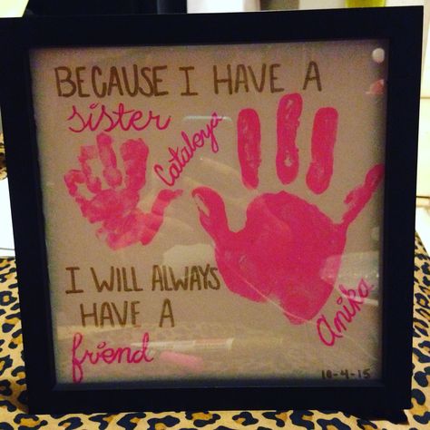 Brother Sister Handprint Art, Sisters Handprint Art, Sister Handprint Crafts, Brother Sister Painting Canvases, Sister Crafts Diy, Diy Gifts For Siblings, Sibling Crafts, Handprint Frame, Bird Crafts Preschool