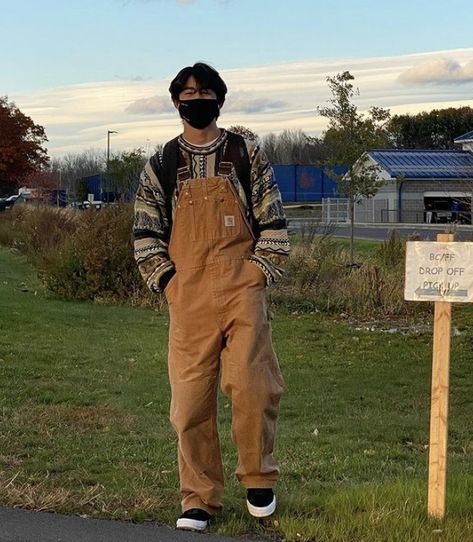 Art Teacher Outfits Men, Men’s Overalls Outfit, Boys Overalls Outfit, Men Overalls Outfits, Mens Overalls Outfits, Mens Fashion Overalls, Overalls Outfit Men, Salopette Outfit, Overalls Aesthetic