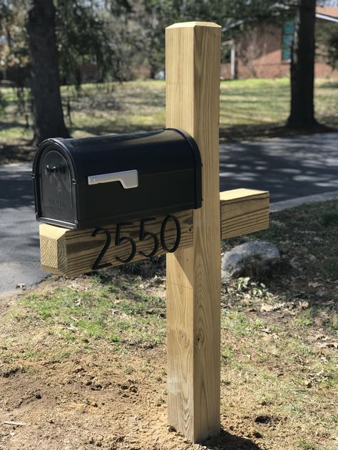 6x6 notched mailbox post Double Mailbox Post, Farmhouse Mailboxes, Mailbox Installation, Mailbox Planter, Rustic Mailboxes, Mailbox Garden, Mailbox Makeover, Wooden Mailbox, Large Mailbox