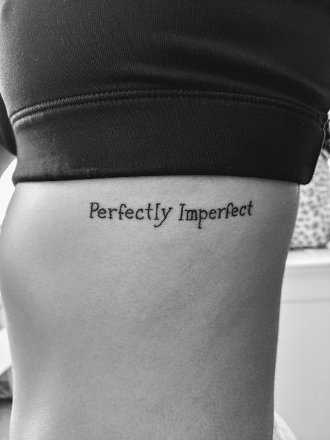 Short Rib Tattoo Quotes, Rib Cage Tattoos For Women Small, Unique Rib Cage Tattoos For Women, Rib Tattoo Ideas Female, Tattoo Ideas Ribs Side, Tattoo Ribs Girl, Rib Tattoo Small, Perfectly Imperfect Tattoo Ideas, Unique Rib Tattoo