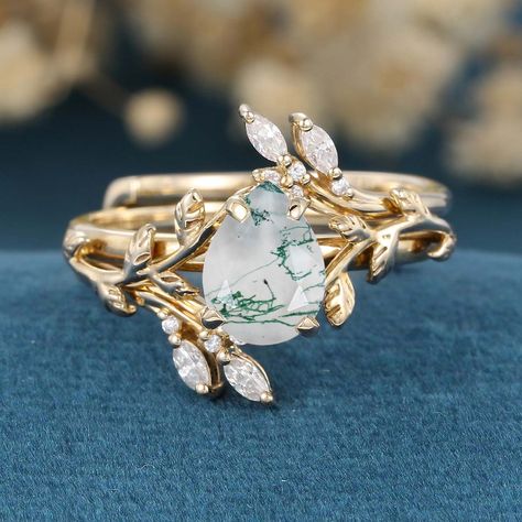 Nature Inspired Pear cut Moss Agate Leaf Gold ring set Fairy Ring Jewelry, Wedding Rings With Vines, Wedding Ring Leaves, Engagement Rings With Gemstones, Elf Wedding Ring, Unique Small Engagement Rings, Non Diamond Engagement Rings Silver, Cottage Core Engagement Ring, Elvish Wedding Rings