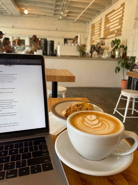 Coffee Study, Study Cafe, Work Cafe, Coffee Shop Aesthetic, Coffee Obsession, Study Motivation Inspiration, Aesthetic Coffee, Field Day, Studying Inspo