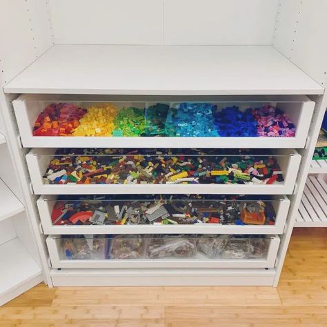 Lego Storage Ideas Display, Lego Storage Drawers, Lego Playroom, Playroom Organizing, Lego Station, Small Kids Playrooms, Lego Room Ideas, Lego Storage Ideas, Lego Storage Organization