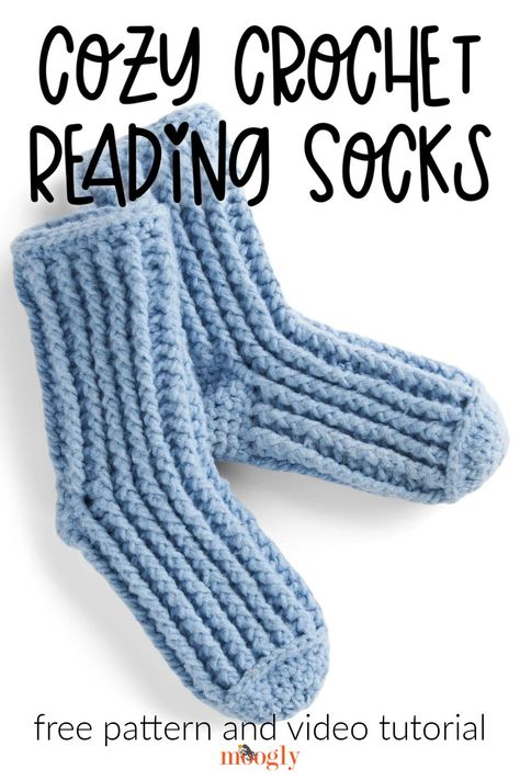 Crochet Tube Socks Free Pattern, Crochet Reading, Crochet Socks Tutorial, Easy Crochet Socks, Reading Socks, Crochet Slipper, Crochet Socks Pattern, Crochet Slippers Free Pattern, Crochet Slipper Pattern