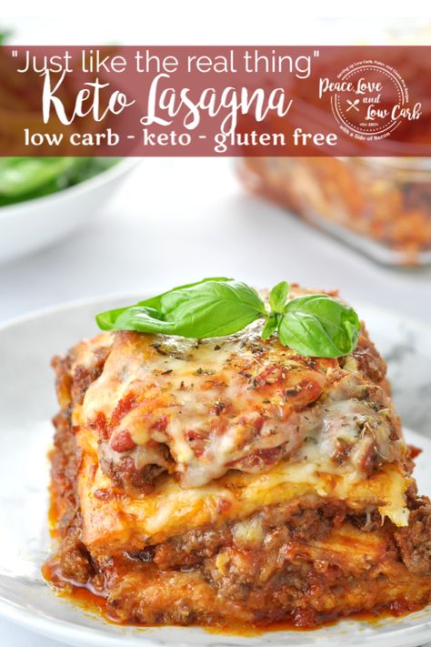 Low carb pasta recipes are one of the most requested among those following a low carb, ketogenic lifestyle. This “Just Like the Real Thing” low carb keto lasagna is sure to become your all time favorite. Cena Keto, Low Carb Lasagna, Keto Lasagna, Desserts Keto, Low Carb Pasta, Recetas Keto, Keto Cooking, Keto Foods, Keto Recipes Dinner