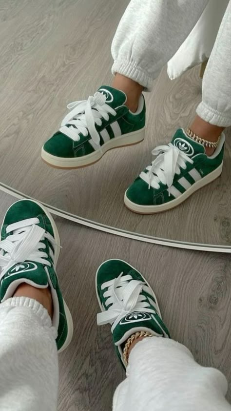 Campus Adidas Campus Aesthetic, Addidas Shoes Campus 00s, Addidas Shoes Campus 00s Outfit, Addidas Shoes Campus, Green Sneakers Outfit, Adidas Campus Green, Girly Sneakers, Adidas Campus 00, Green Campus