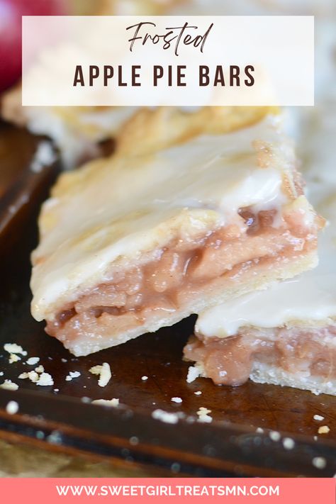 Pie For A Crowd, Fall Dessert Bar, Apple Pie Bars Recipe, Dessert Bars Recipes Easy, Apple Cake Recipe Easy, Powdered Sugar Glaze, Apple Pie Bars, Pie Bar Recipes, Apple Bars