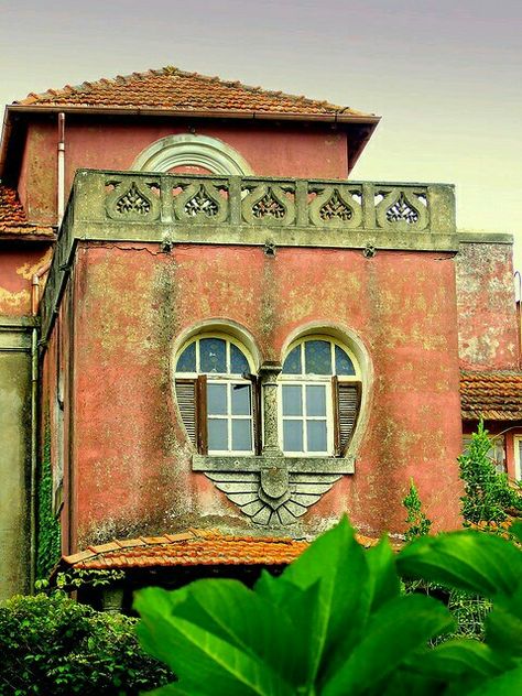 Beautifully Designed Heart Shaped Window...I LOVE IT!! <3 Baghdad Iraq, Beautiful Windows, Khalid, Baghdad, Beautiful Doors, Old Building, Photo Quotes, Beautiful Buildings, Where The Heart Is