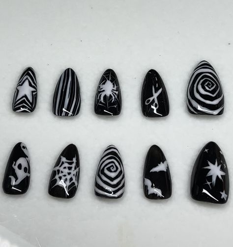 Cool Black And White Nail Designs, Punk Black Aesthetic, Halloween Nails Designs Black, White On Black Nails, Black Nail Designs Goth, Black And White Spiral Nails, Nails With Spirals, Tim Burton Nail Ideas, Black And White Goth Nails