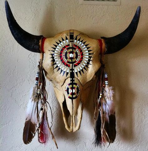 Painted Buffalo, Painted Animal Skulls, Deer Skull Art, Painted Cow Skulls, Cow Skull Decor, Cow Skull Art, Bison Skull, Antler Crafts, Native American Decor