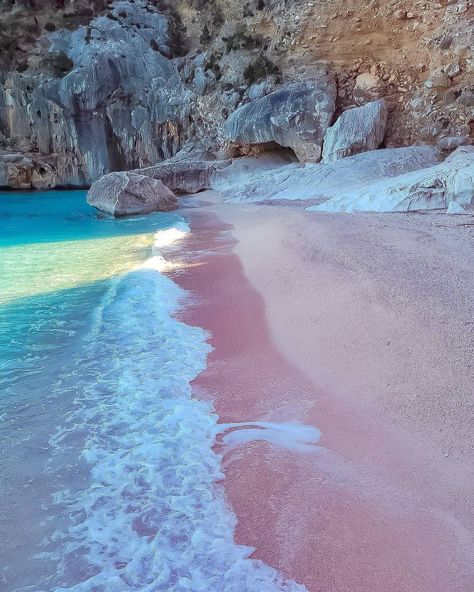 Best Beaches In Sardinia, Sardinia Beach, Cottage Cozy, Italy Beaches, Sardinia Italy, Italy Tours, Beaches In The World, Best Beaches, Most Beautiful Beaches