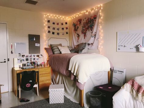 Koury residence hall @ UNC Unc Dorm, Unc College, Room Necessities, Cool Dorm, Dorm Room Necessities, Dorm Room Checklist, College Dorm Room Inspiration, Unc Chapel Hill, Dorm Sweet Dorm